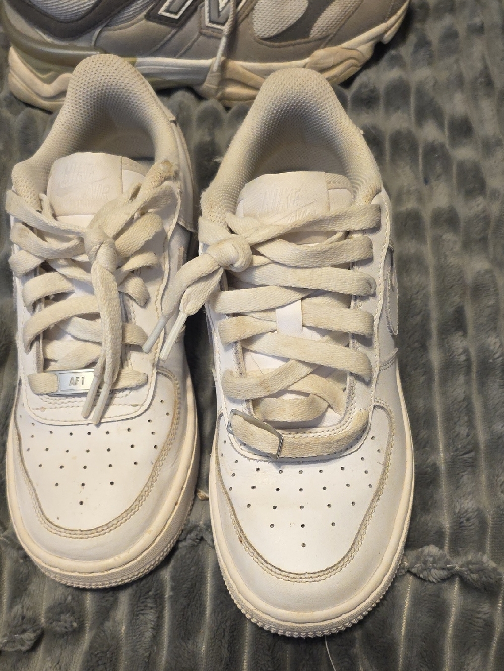 Nike Kids White Low-Top Sneakers with Cream Accents